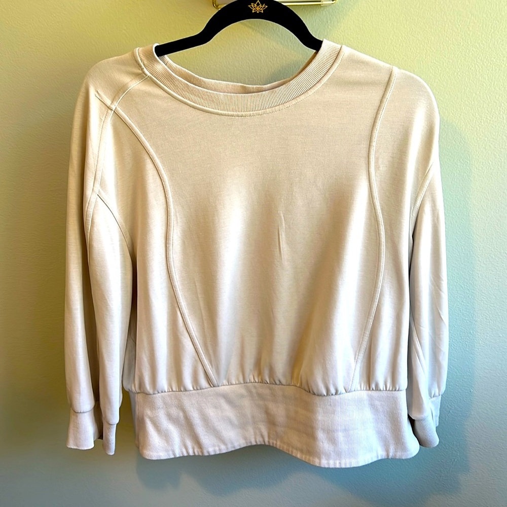 Lululemon softstreme crew cropped sweatshirt - cream - size 12